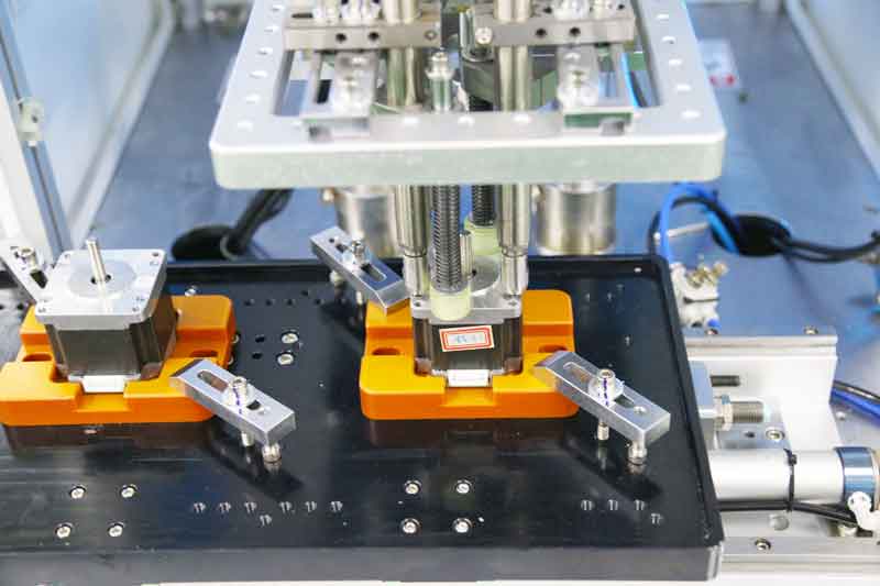 自動鎖螺絲機(jī) 自動鎖螺絲機(jī)