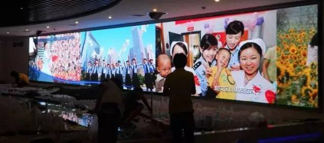 LED屏鎖螺絲機 自動鎖螺絲機